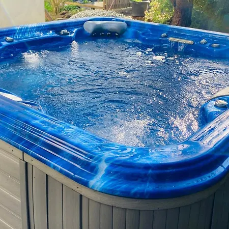 Exklusives Wohnen Im Herzen Bayerns - Luxurioses Haus Mit Dachterrasse Und Whirlpool, Nahe Passau Ferienhaus Windorf (Passau)